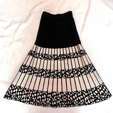 SILENTWORTH 워셔블 롱 니트 스커트 허리밴딩 개성적