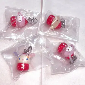 산리오 캐릭터즈 딸기 메지루시 액세서리 4개 세트