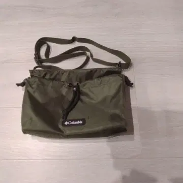 컬럼비아 숄더백