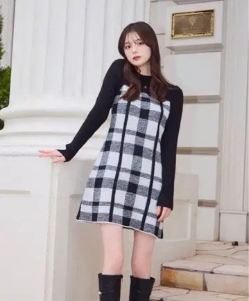 안미르 An MILLE 절개 체크 미니 니트 원피스