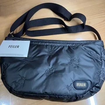 (신상) 페이러 하이디 하프문 백 HE-257318