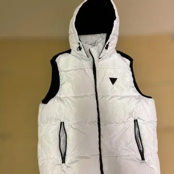 GUESS 후드 부착 화이트 다운 베스트