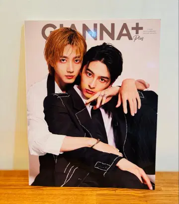 레어 GIANNA+ 잡지