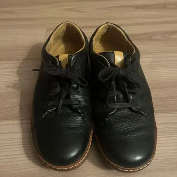 클락스 블랙 가죽 캐주얼 슈즈