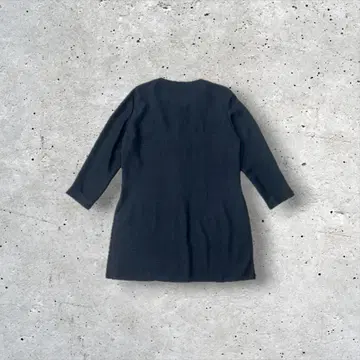 다크 그레이 버튼 가디건