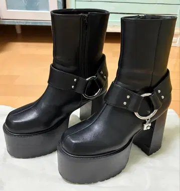 EMODA 참 벌키 부츠