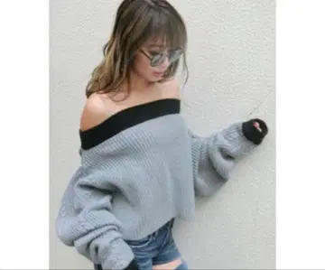 GYDA 오프숄더 니트