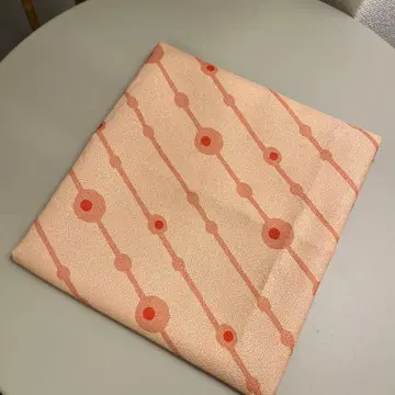 호시노 리조트 이즈모 보자기 핑크 계열 점과 선의 패턴