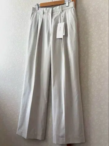 [ 택 포함 새상품 ] 미라 오웬 로우웨스트 2턱 팬츠