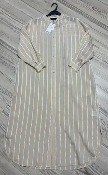 새상품 KBF 스트라이프 셔츠 원피스 베이지 스트라이프 F