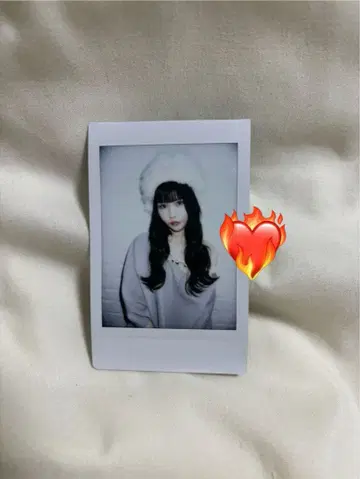 전율 카나노 블랙 폴라로이드