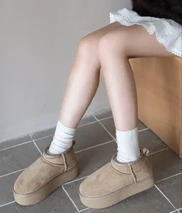 WEGO 통굽 무스탕 터치 부츠