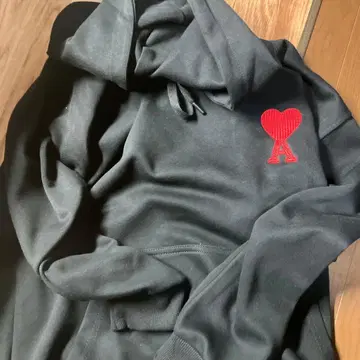 하트 자수 블랙 후드티