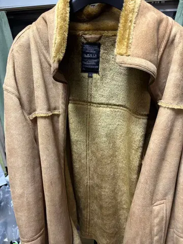 후드 부착 베이지 스웨이드 자켓