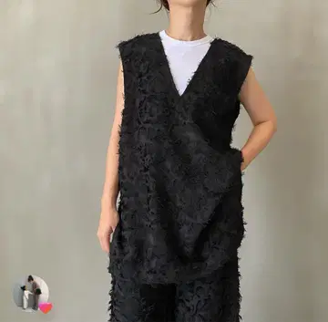 [택 포함 새상품] HOWDY. moke moke Vneck vest