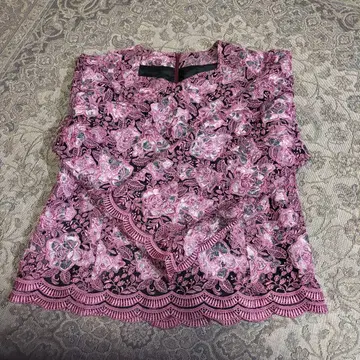 레이스 티셔츠 쇼와 레트로 핑크 블랙