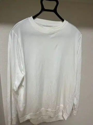 Lu's 화이트 긴팔 트레이닝복