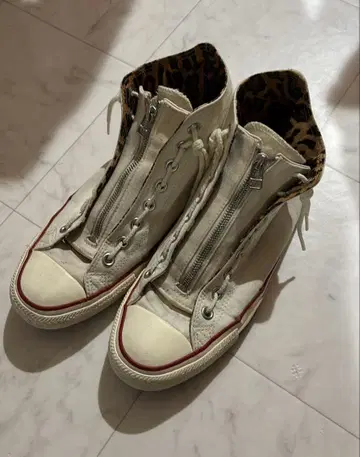 척테일러 화이트