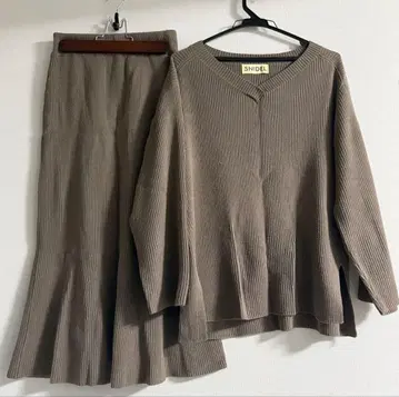 SNIDEL 모카 셋업