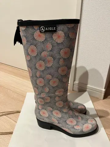 AIGLE 꽃무늬 레인부츠 그레이 핑크