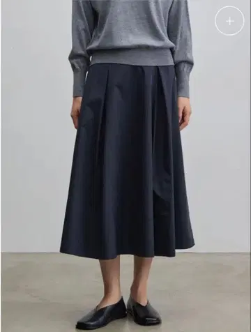 SOEJU 리몬타 턱 스커트 블랙 사이즈 L