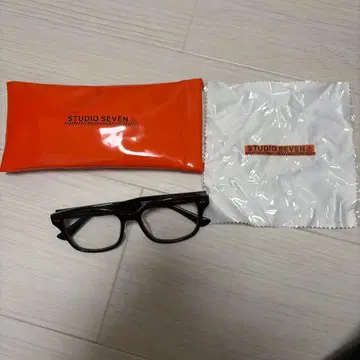 STUDIO SEVEN x Zoff 콜라보