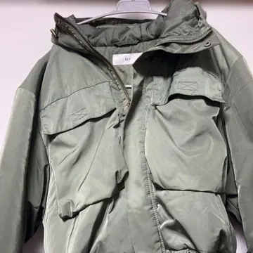 SLY 후드 부착 올리브 그린 다운 자켓