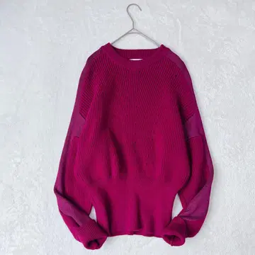 언리드 디자인 리브 니트 풀오버 마젠타 믹스 디자인