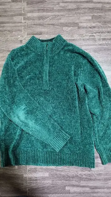 하프 지퍼 니트 스웨터 그린 컬러