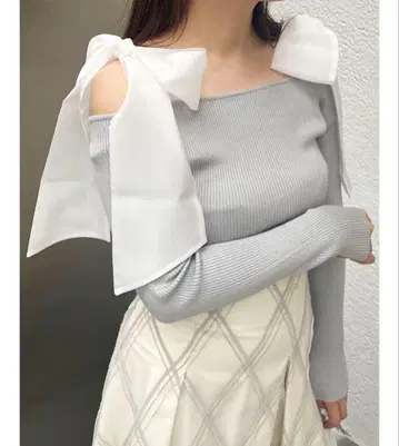 머큐리 듀오 숄더 리본 롱 슬리브 니트