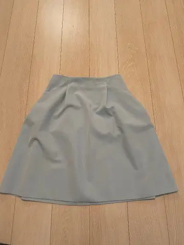 FOXEY NEW YORK 라이트 그레이 플리츠 스커트 40