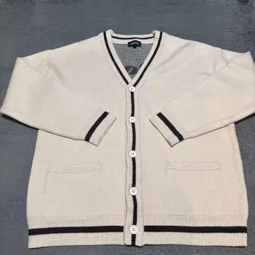 PAGEBOY 크림색 V넥 가디건 F