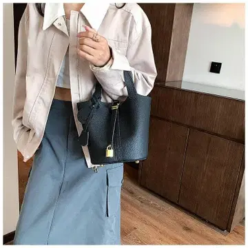 신상 PU 핸드백 파우치 포함