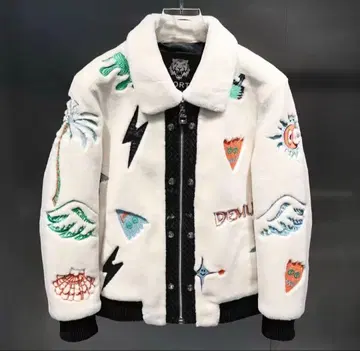 자수 장식 화이트 플리스 바시티 자켓