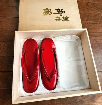 새상품급 고급 성인식 사이즈 L 에나멜 레드 일본 의류 신발 조리