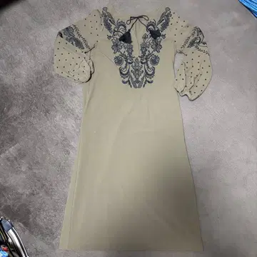 그레이스 콘티넨탈 카프탄 자수 원피스