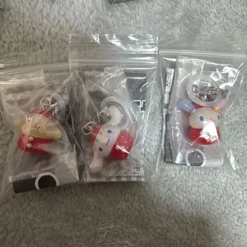 가챠가챠 산리오 딸기 메지루시 액세서리