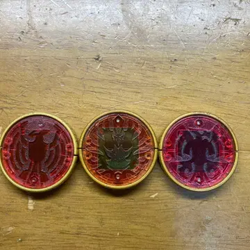 가면라이더 오즈 타카/공작/콘도르 코어 메달