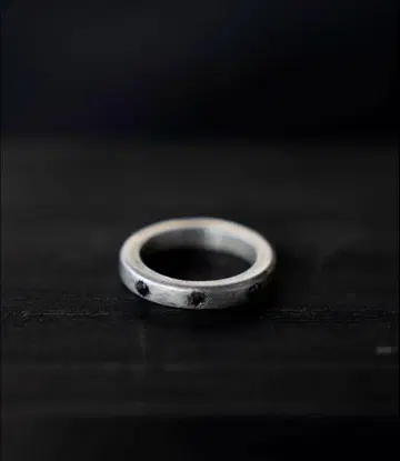 [ PRY ] 실버 반지 블랙 악센트 슈 앤티크