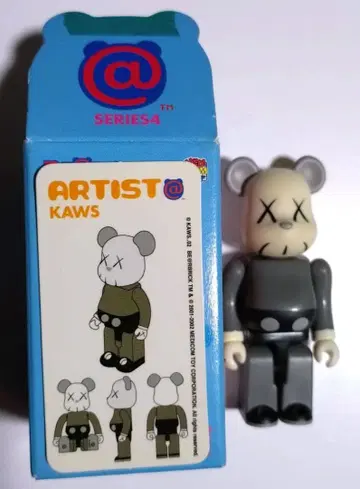 베어브릭 4 아티스트 KAWS