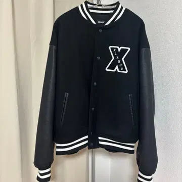 XLARGE 블랙 바시티 자켓 고릴라 자수