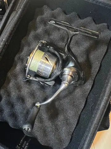 스피닝 릴 실버 라이트 그린 라인