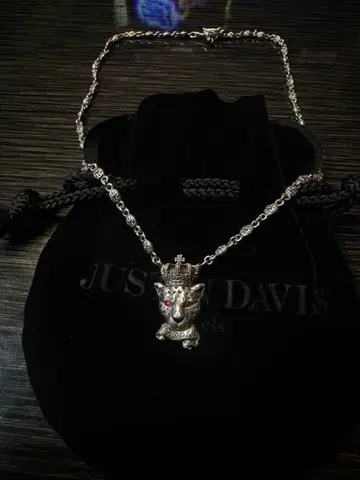 저스틴 데이비스 레오파드 루비 목걸이