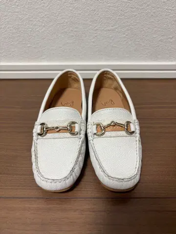 [ 미사용품 ] 잉그 로퍼 화이트 21cm