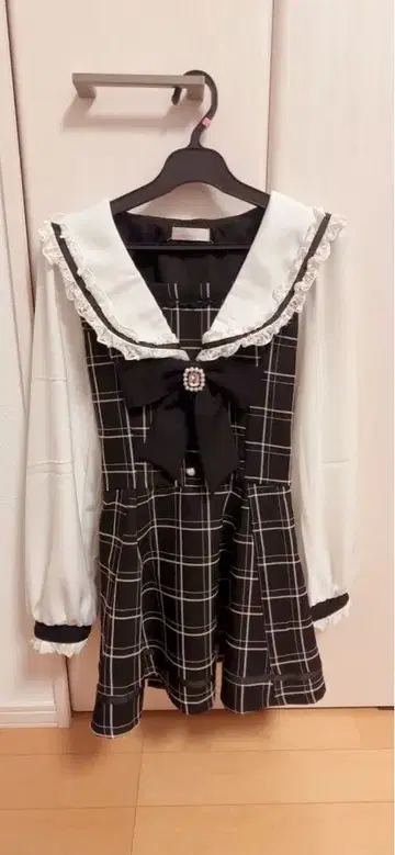 세일러 카라 셋업 블랙 체크