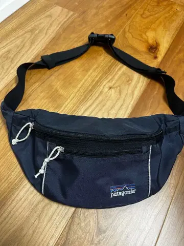 파타고니아 누에보 힙 볼트 숄더백 네이비 48192