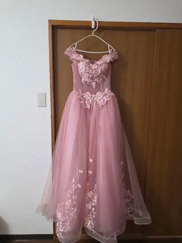 핑크 오프숄더 자수 드레스 촬영용 웨딩 드레스