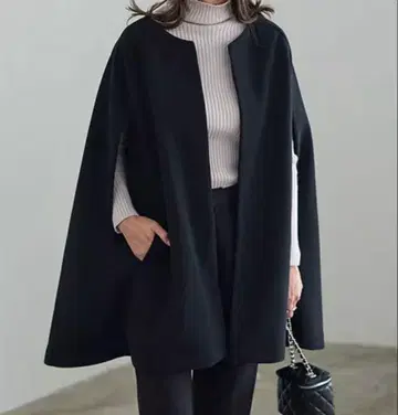 컨디션 최상 KOBE LETTUCE 컷 멜톤 숏 케이프 코트 블랙