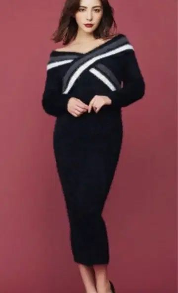 RESEXXY 프론트 크로스 리브 페더 니트 원피스