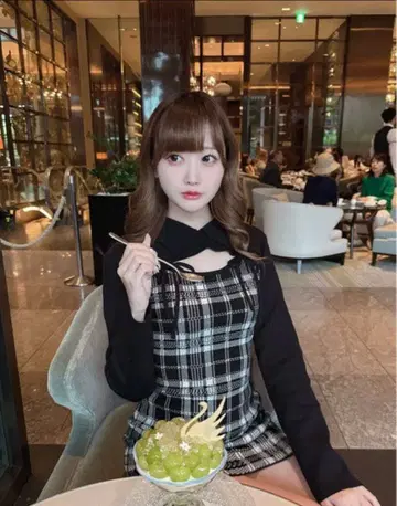 grl 체크 무늬 프론트 오픈 리본 니트 미니 원피스